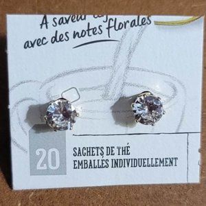 ✨2 for $15!✨  Sparkly Crystal Gold Tone Stud Earrings